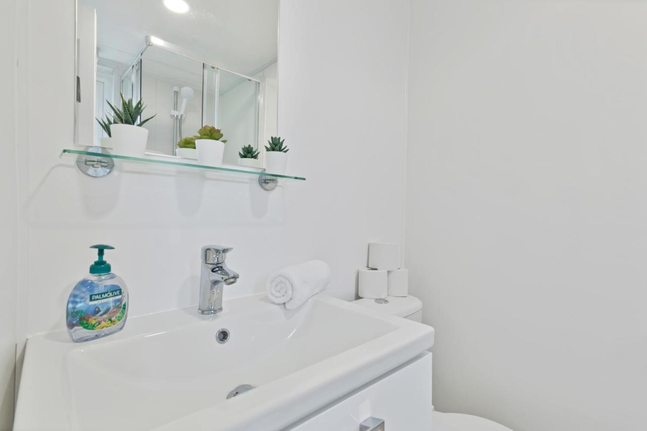 On The Water With Free Parking - By My Getaways Apartamento Brighton Exterior foto