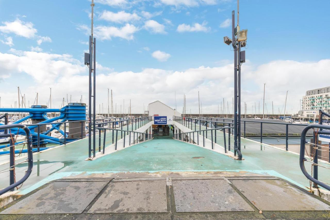 On The Water With Free Parking - By My Getaways Apartamento Brighton Exterior foto